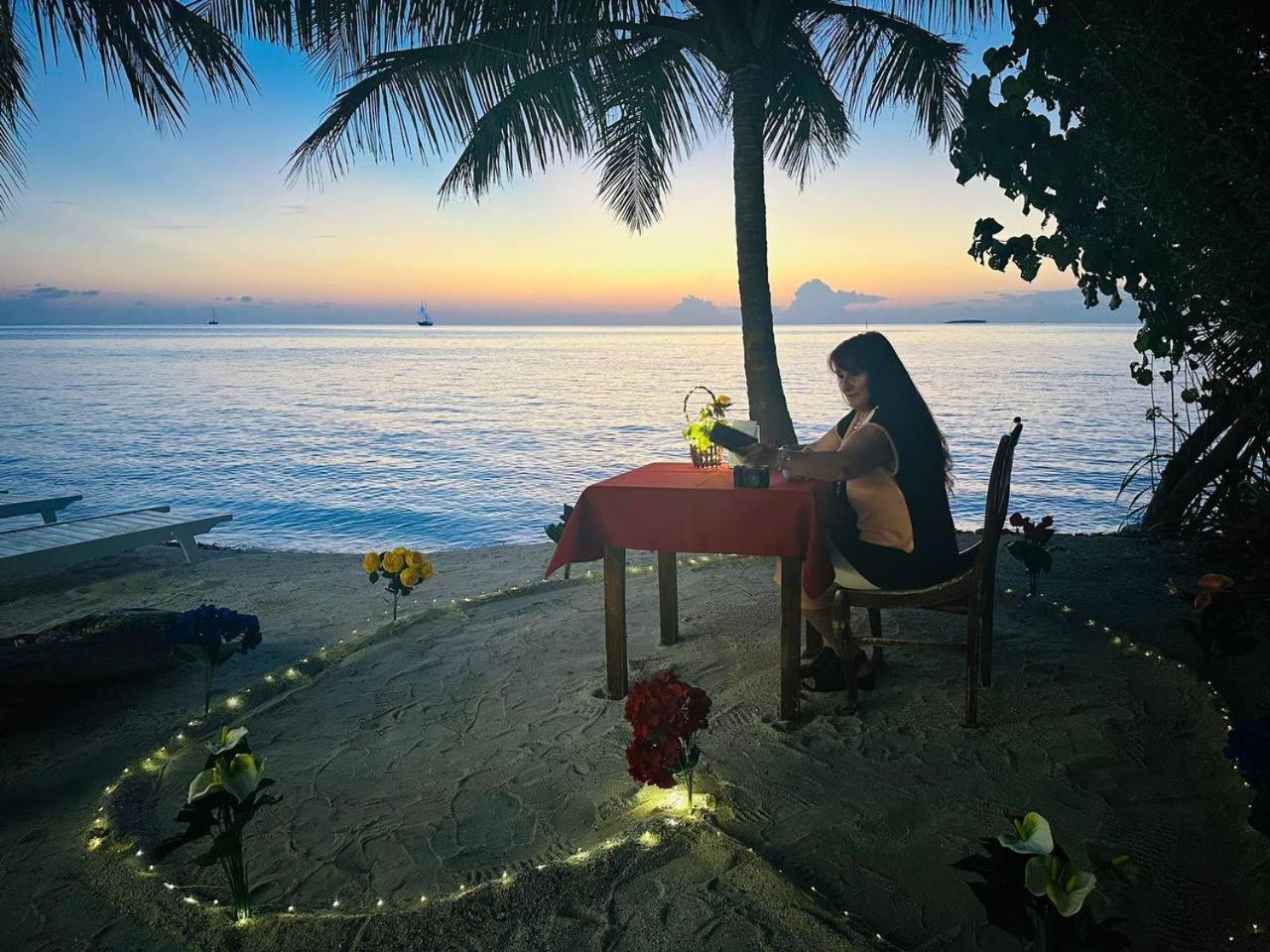 The Sunset Villa Dhiffushi Eksteriør billede