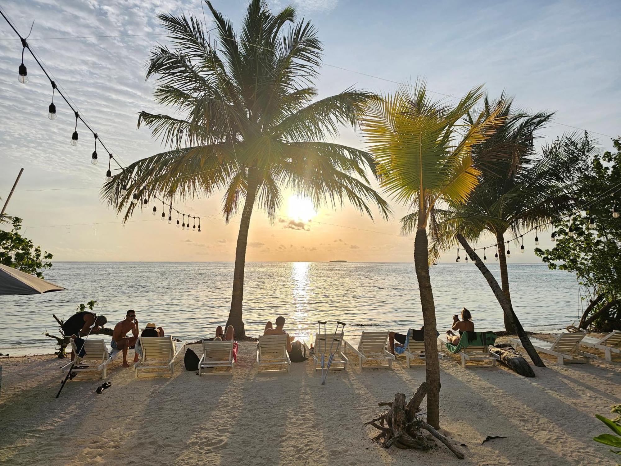 The Sunset Villa Dhiffushi Eksteriør billede